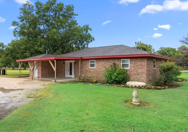 3rd image of 915 Sycamore Rd, Richmond, TX 77469 | MLS# 10242056