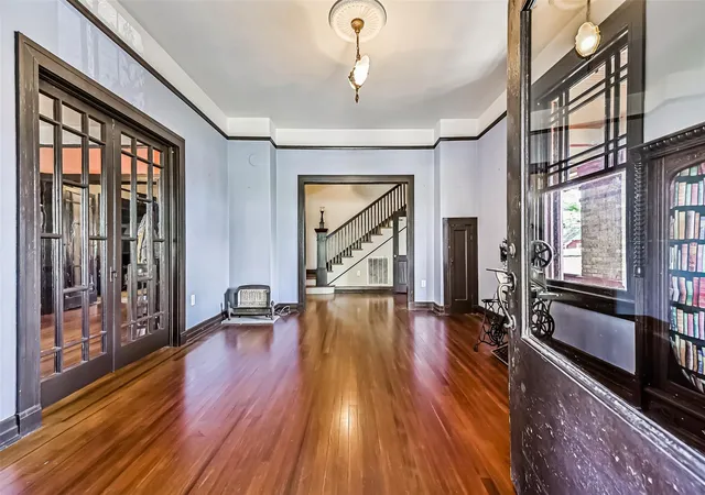Photo 2 of Single family home for sale at 2911 Broadway St, Galveston, TX 77550 | MLS# 10141776 | Listing updated on 2026-06-17