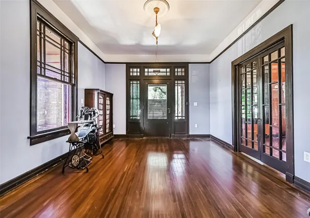 Photo 3 of Single family home for sale at 2911 Broadway St, Galveston, TX 77550 | MLS# 10141776 | Listing updated on 2026-06-17