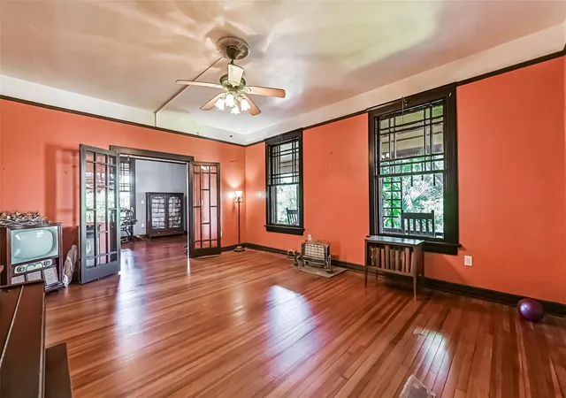 Photo 4 of Single family home for sale at 2911 Broadway St, Galveston, TX 77550 | MLS# 10141776 | Listing updated on 2026-06-17