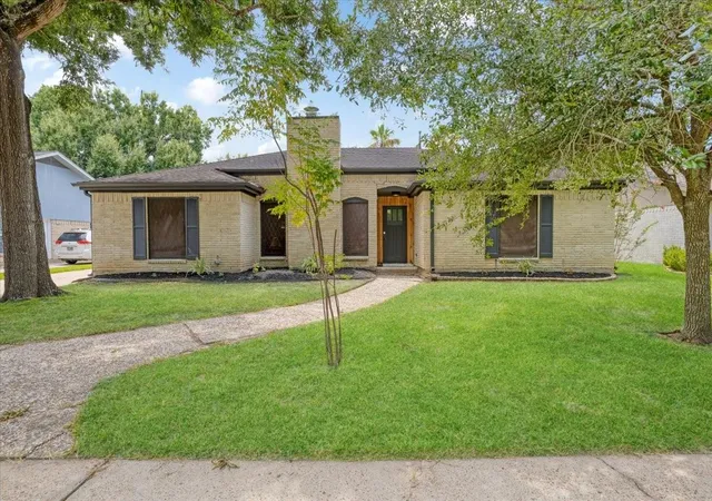 image of 3815 Plum Hollow Dr, Houston, TX 77059 | MLS# 14794116