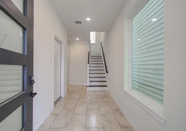 4th image of 704 Gregg St, Houston, TX 77020 | MLS# 64326466