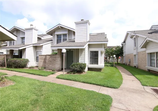 Condominium at 6217 Ludington Dr #20-921, Houston, TX 77035 | MLS# 52321665 | | Sold on 2021-09-17