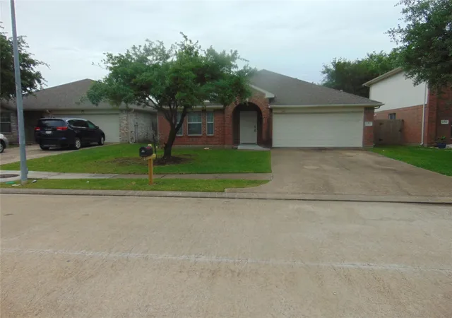 Single family home for sale at 16311 Sedona Woods Ln, Houston, TX 77082 | MLS# 71582805