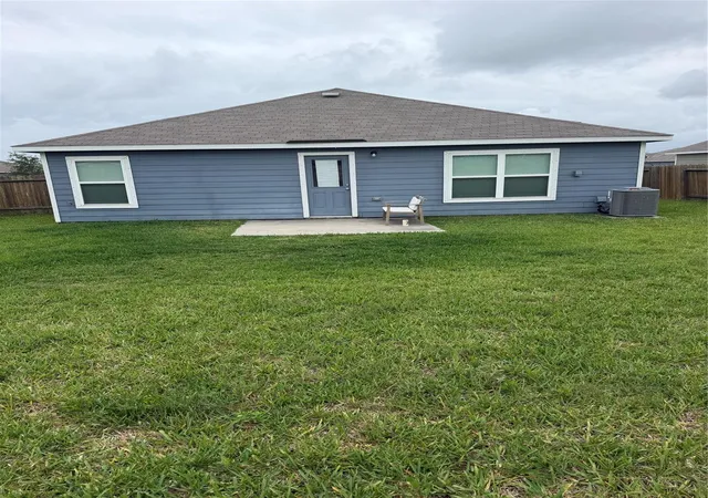 3rd image of 8410 Dusty Ridge Rd, Baytown, TX 77523 | MLS# 9329897