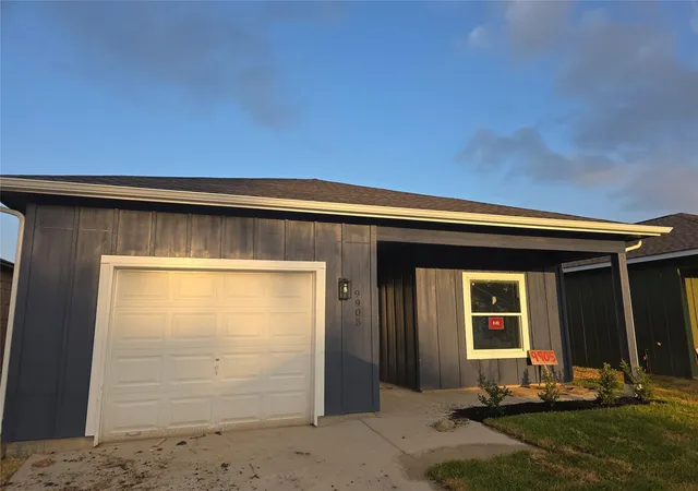 1st image of 9905 Dipping Brook St, Houston, TX 77076 | MLS# 47939691