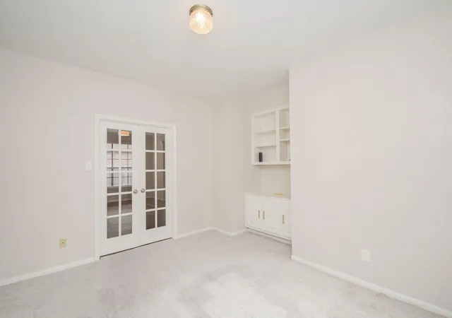 Photo 27 of Single family home for sale at 10 Heathstone Pl, The Woodlands, TX 77381 | MLS# 55887075 | Listing updated on 2026-08-29