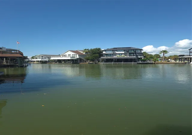 Photo 3 of Single family home for sale at 129 Quayside Dr, Tiki Island, TX 77554 | MLS# 11621068 | Listing updated on 2026-09-20