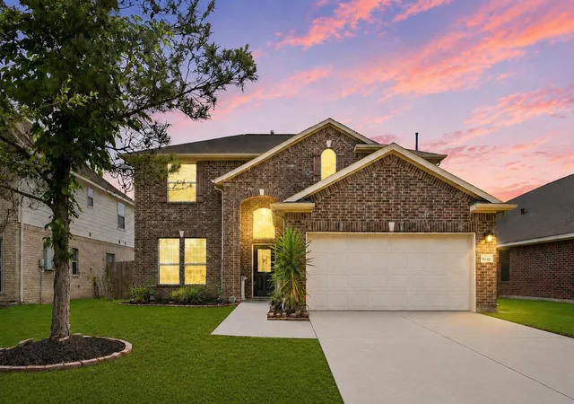 Homes for sale in Rosharon, TX | 9438 Emerald Lakes Dr, Rosharon, TX 77583 | MLS# 88606422