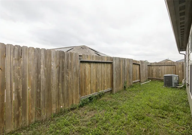 Homes for sale in Houston, TX | 6255 El Cobre Dr, Houston, TX 77048 | MLS# 75763600