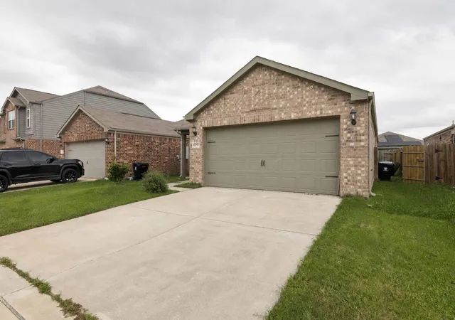 Homes for sale in Houston, TX | 6255 El Cobre Dr, Houston, TX 77048 | MLS# 75763600