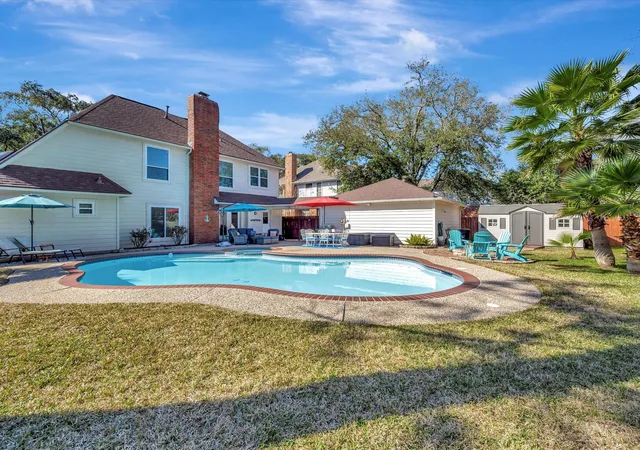 1st image of 714 Crestwood Dr, El Lago, TX 77586 | MLS# 37254950