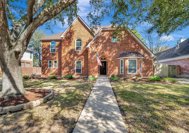 2nd image of 714 Crestwood Dr, El Lago, TX 77586 | MLS# 37254950