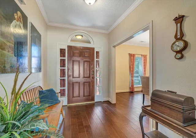 5th image of 714 Crestwood Dr, El Lago, TX 77586 | MLS# 37254950