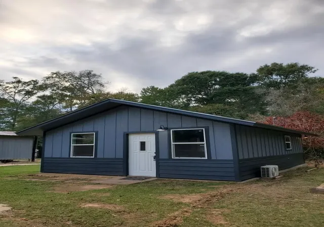 Listing Photo 4 - Condo for sale in building located at 505 And 501 Hawkins, Livingston, TX 77351
