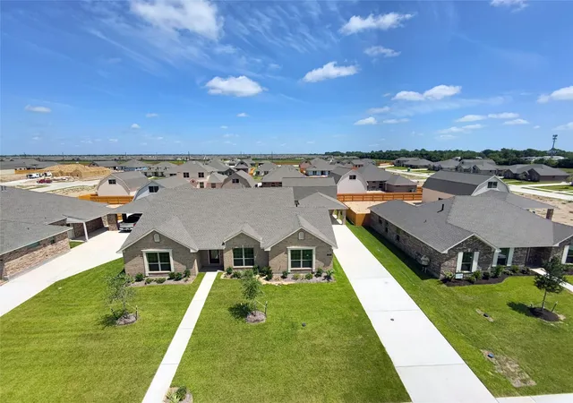 Photo 2 of Single family home for sale at 2210 Fortuna Dr, League City, TX 77539 | MLS# 74388531 | Listing updated on 2026-08-02