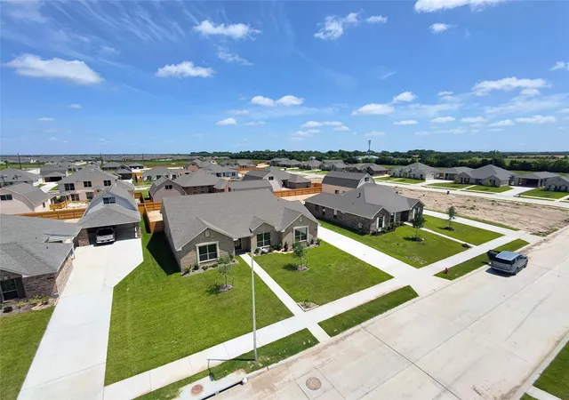 Photo 3 of Single family home for sale at 2210 Fortuna Dr, League City, TX 77539 | MLS# 74388531 | Listing updated on 2026-08-02