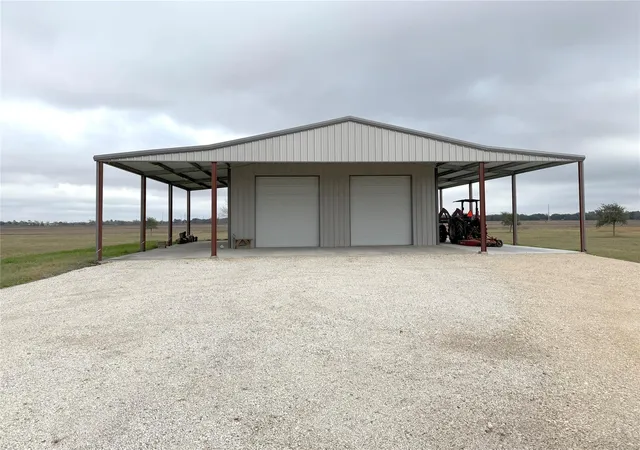 2nd image of 323 Prairie Switch Rd, El Campo, TX 77437 | MLS# 30668025