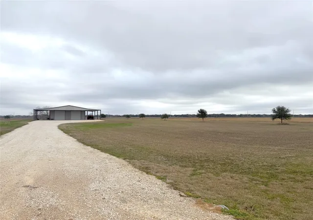 4th image of 323 Prairie Switch Rd, El Campo, TX 77437 | MLS# 30668025