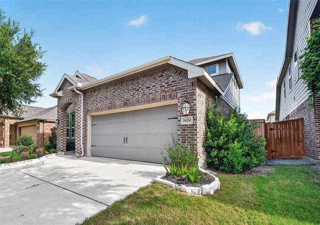 Photo 3 of Sale Pending at 19230 S Cottonwood Green Ln, Cypress, TX 77433 | MLS# 93039606 | Listing updated on 2026-09-04