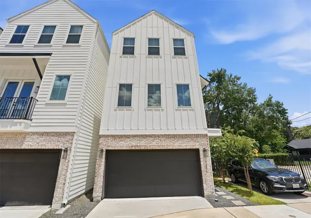 Photo 2 of Single family home for sale at 920 Thornton Rd #G, Houston, TX 77018 | MLS# 28629847 | Listing updated on 2026-09-12
