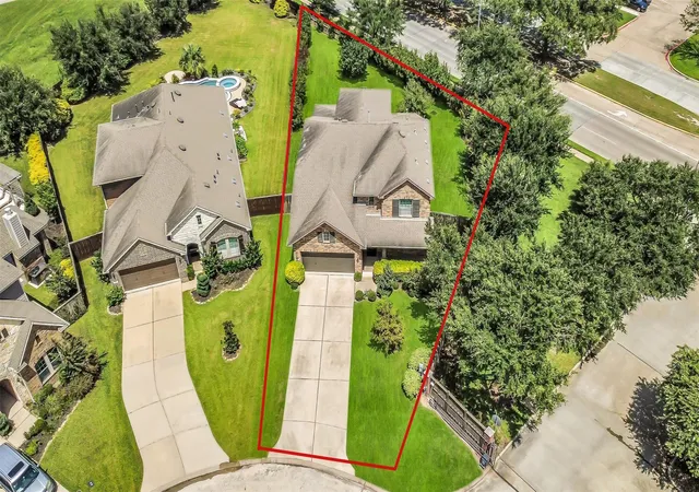Photo 2 of Sale Pending at 100 Castlegate Ln, Houston, TX 77065 | MLS# 37552307 | Listing updated on 2026-09-13