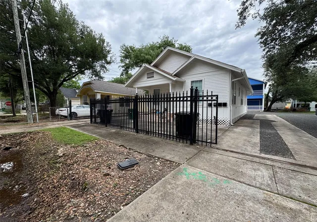 4th image of 15 Stiles St, Houston, TX 77011 | MLS# 65976644