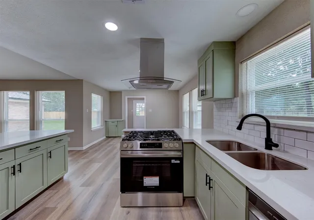 Photo 1 of Sale Pending at 20106 Salzburg Ln, Humble, TX 77338 | MLS# 28024938 | Listing updated on 2026-09-04