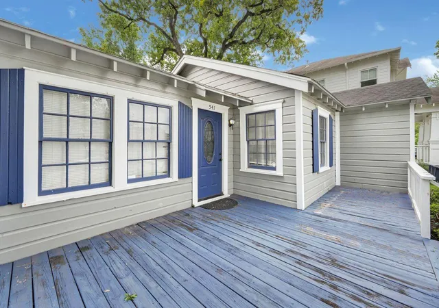Photo 3 of Sale Pending at 541 W 18th Street, Houston, TX 77008 | MLS# 61845995 | Listing updated on 2026-09-08
