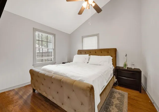 Photo 3 of Sale Pending at 541 W 18th Street, Houston, TX 77008 | MLS# 61845995 | Listing updated on 2026-09-08