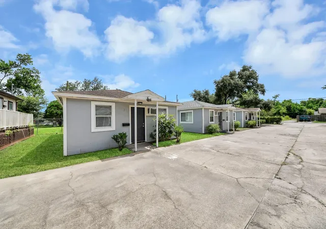 Photo 3 of Multi family home for sale at 3910 Hoffman St #1, Houston, TX 77026 | MLS# 79299865 | Listing updated on 2026-08-04
