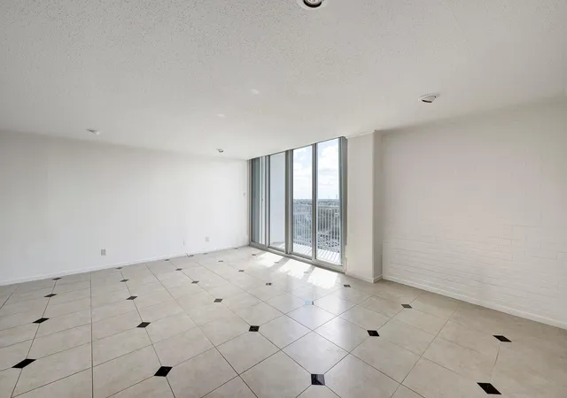 Photo 3 of Condo for sale at 3614 Montrose Blvd #1106, Houston, TX 77006 | MLS# 95203006 | Listing updated on 2026-09-15