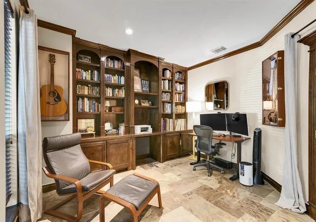 Photo 4 of Single family home for sale at 23 Townsend Pl, Spring, TX 77382 | MLS# 10296910 | Listing updated on 2026-09-13