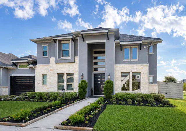 Photo 3 of Mansion for sale at 4935 Grapevine Ln, Manvel, TX 77578 | MLS# 80638203 | Listing updated on 2026-09-16
