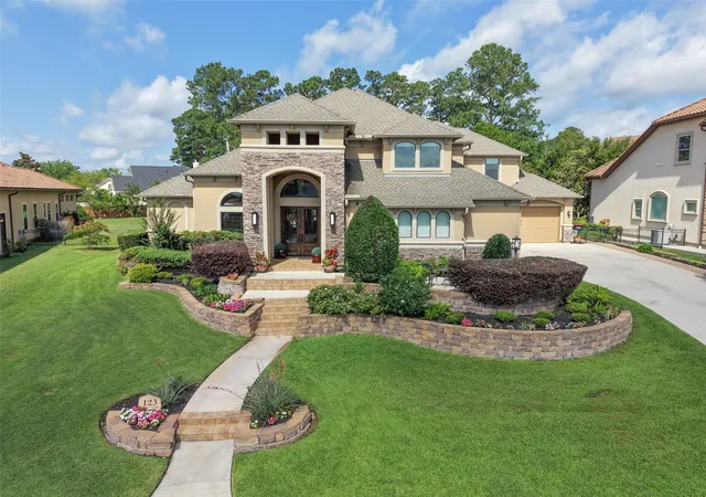 Photo 1 of Sale Pending at 123 Bentwater Bay Dr, Montgomery, TX 77356 | MLS# 80664253 | Listing updated on 2026-09-17
