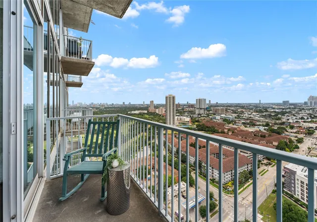 2nd image of 5925 Almeda Rd #12711, Houston, TX 77004 | MLS# 41110979