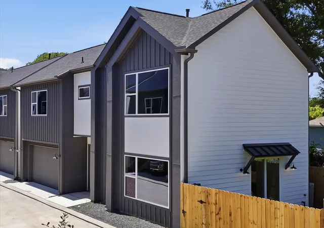 4th image of 1935 - 1937 Dewalt St, Houston, TX 77088 | MLS# 18846198