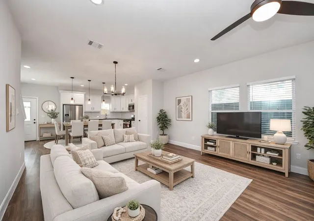 Photo 1 of Townhouse for sale at 6910 J W Peavy Dr, Houston, TX 77011 | MLS# 73657668 | Listing updated on 2026-08-19