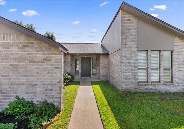 Photo 2 of Sale Pending at 3702 Saint William Ln, Houston, TX 77084 | MLS# 75625000 | Listing updated on 2026-09-21
