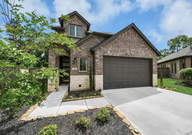 Photo 3 of Single family home for sale at 164 Sea Foam Ct, Willis, TX 77318 | MLS# 17846347 | Listing updated on 2026-09-08