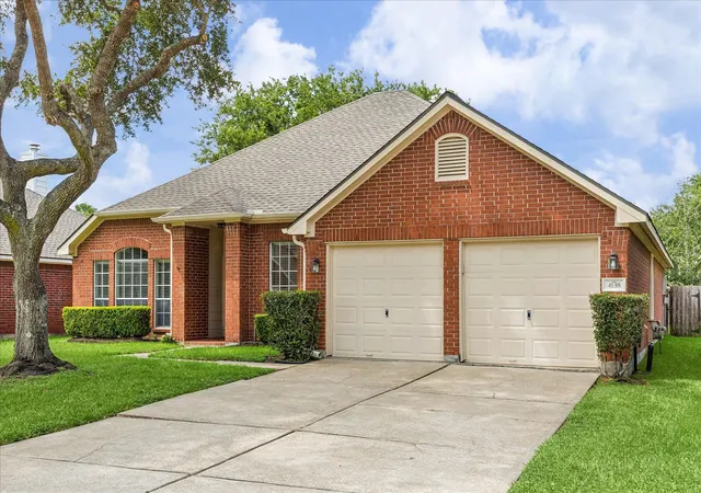 Photo 1 of Sale Pending at 4135 N Nolan Pl, Pearland, TX 77584 | MLS# 46239351 | Listing updated on 2026-09-20