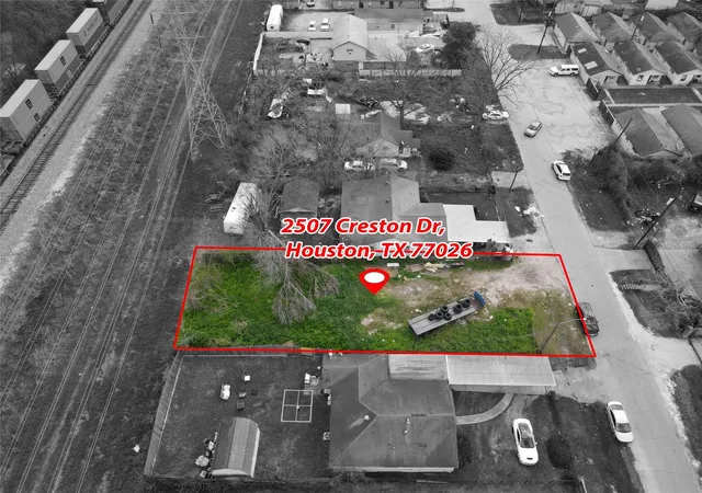 Photo 2 of Sale Pending at 2507 Creston Dr, Houston, TX 77026 | MLS# 92136247 | Listing updated on 2026-10-04