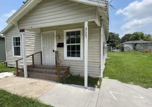2nd image of 327 De Haven St, Houston, TX 77029 | MLS# 3614952