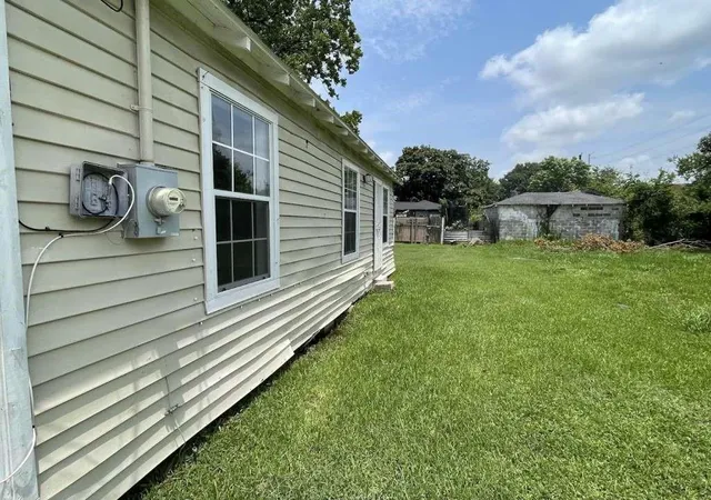 3rd image of 327 De Haven St, Houston, TX 77029 | MLS# 3614952