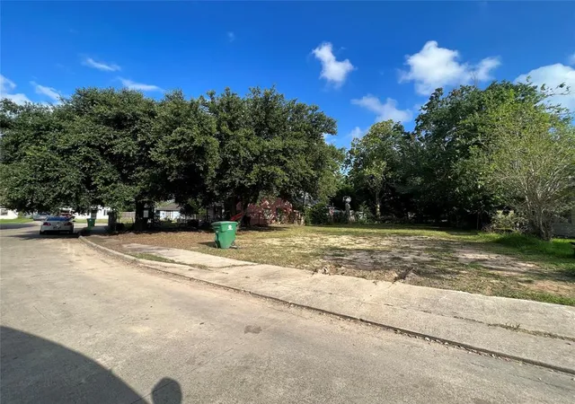 7th image of 5534 Bataan Rd, Houston, TX 77033 | MLS# 71497131