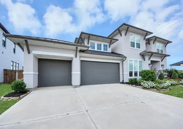 Photo 3 of Mansion for sale at 20126 Cabrillo Ridge Dr, Cypress, TX 77433 | MLS# 35139674 | Listing updated on 2026-08-27
