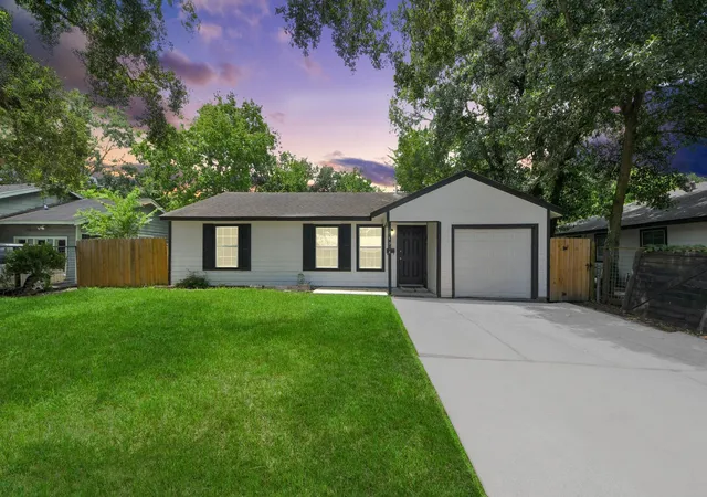 Photo 2 of Single family home for sale at 4914 Enyart St, Houston, TX 77021 | MLS# 27874505 | Listing updated on 2026-09-04