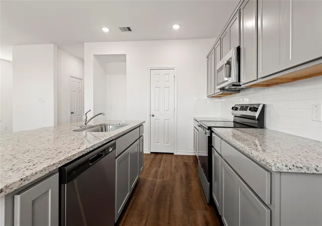 5th image of 826 Stoney Point Ln, Dayton, TX 77535 | MLS# 43983958