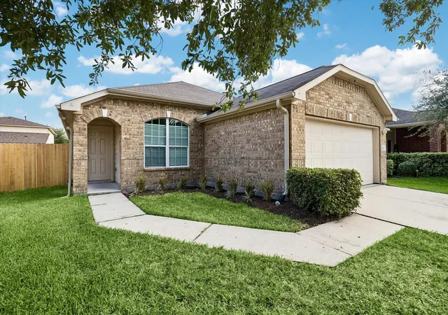 Photo 2 of Single family home for sale at 1523 Blossom Ln, Baytown, TX 77521 | MLS# 81009971 | Listing updated on 2026-08-27