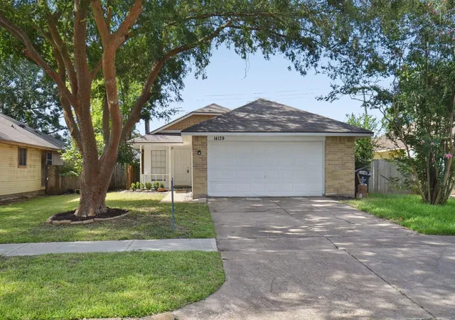 2nd image of 14139 Clear Forest Dr, Sugar Land, TX 77498 | MLS# 7070027